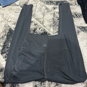 Beyond Yoga Size Small